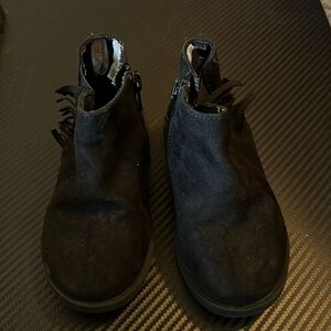 Black booties size 7 toddler
